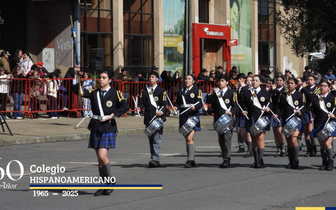 ESTUDIANTES EN DESFILE DE FIESTAS PATRIAS 2025